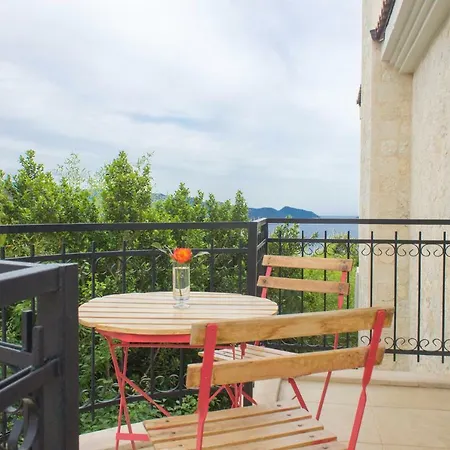 Lumina Villa *